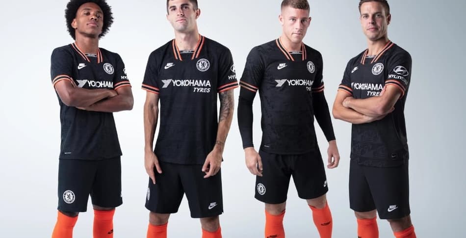 Chelsea lança camisa 3 inspirada nos anos 90; Wolves divulgam camisa 3 'mexicana'