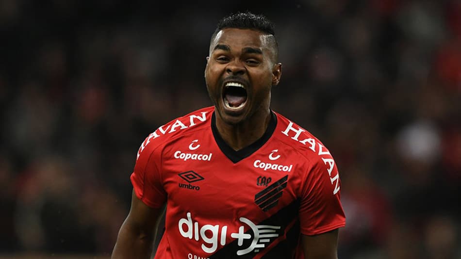 Completando 300 jogos, Nikão defende Alberto Valentim: “É um cara rodado, experiente”