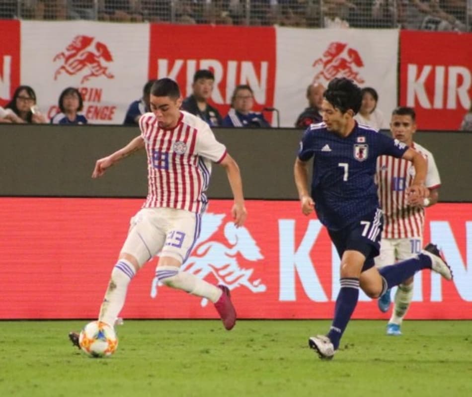 Sem dificuldades, Japão leva a melhor contra o Paraguai