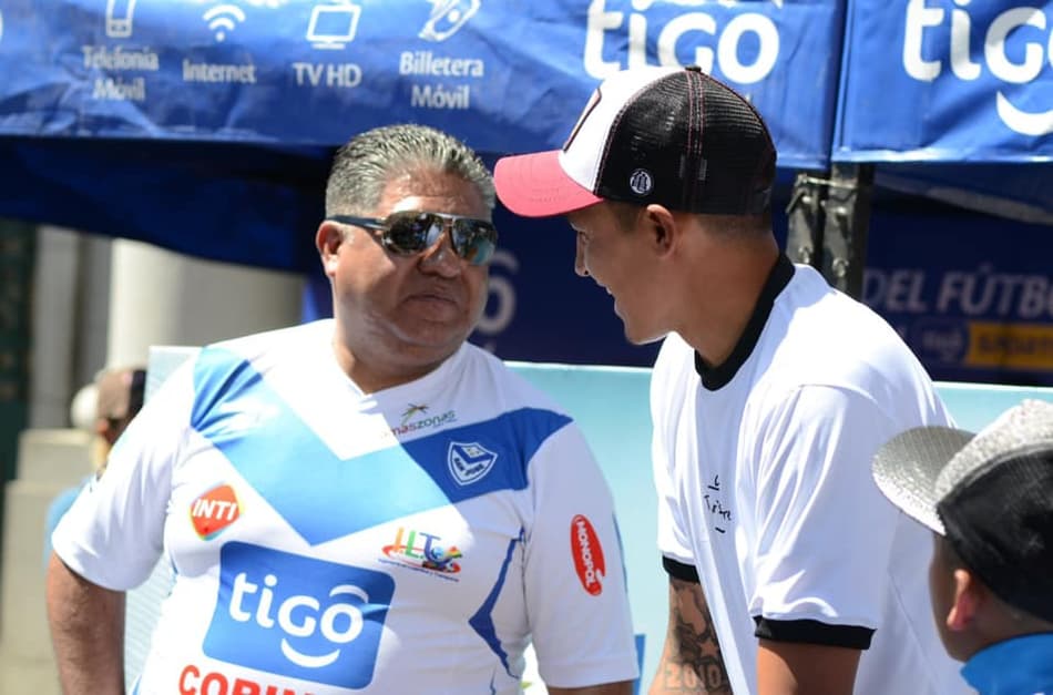 Atraso salarial pode fazer equipe "melar" amistoso com Sub-23 da Bolívia