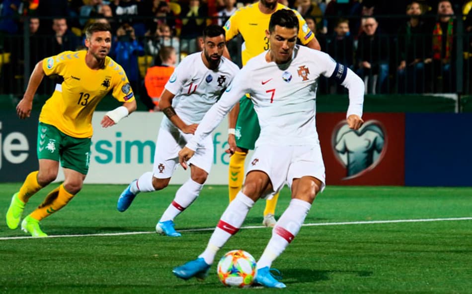 Cristiano Ronaldo fica perto de mais uma marca histórica na carreira