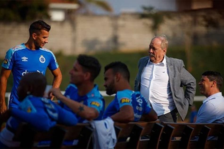 O presidente Wagner Pires de Sá esteve no treino desta terça-feira na Toca da Raposa