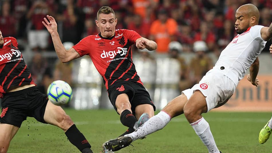 L! Espresso: Athletico abre vantagem, mas comemora com timidez