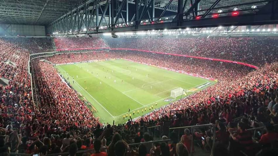 Por menos de 500 torcedores, Athletico-PR não quebra recorde da Arena da Baixada