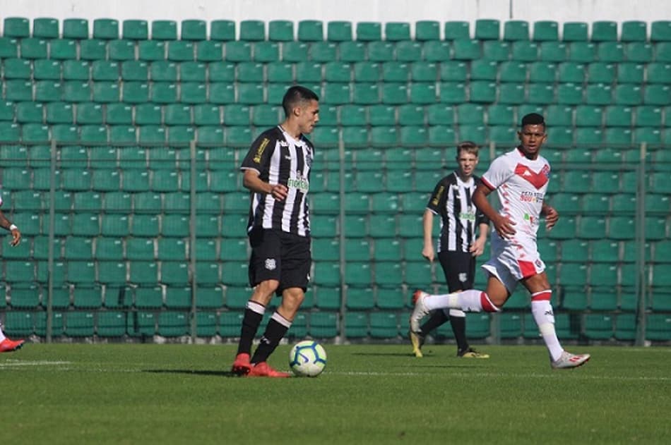 Volante do Figueirense mostra confiança para continuidade da Copa SC