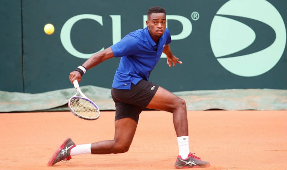 Menezes leva virada de King e Brasil sai atrás no placar na Copa Davis