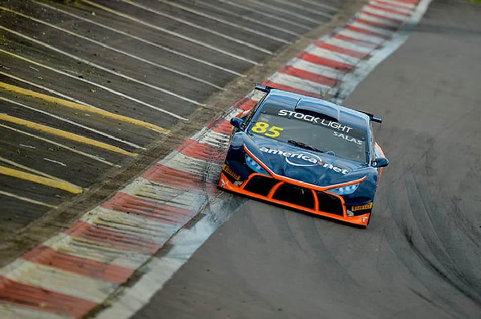 Na Stock Light, Salas é o mais rápido nos treinos de sexta-feira no Velopark