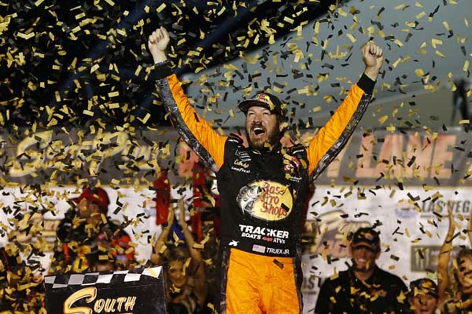 NASCAR: Martin Truex Jr conquista a primeira vitória na fase dos playoffs em Las Vegas