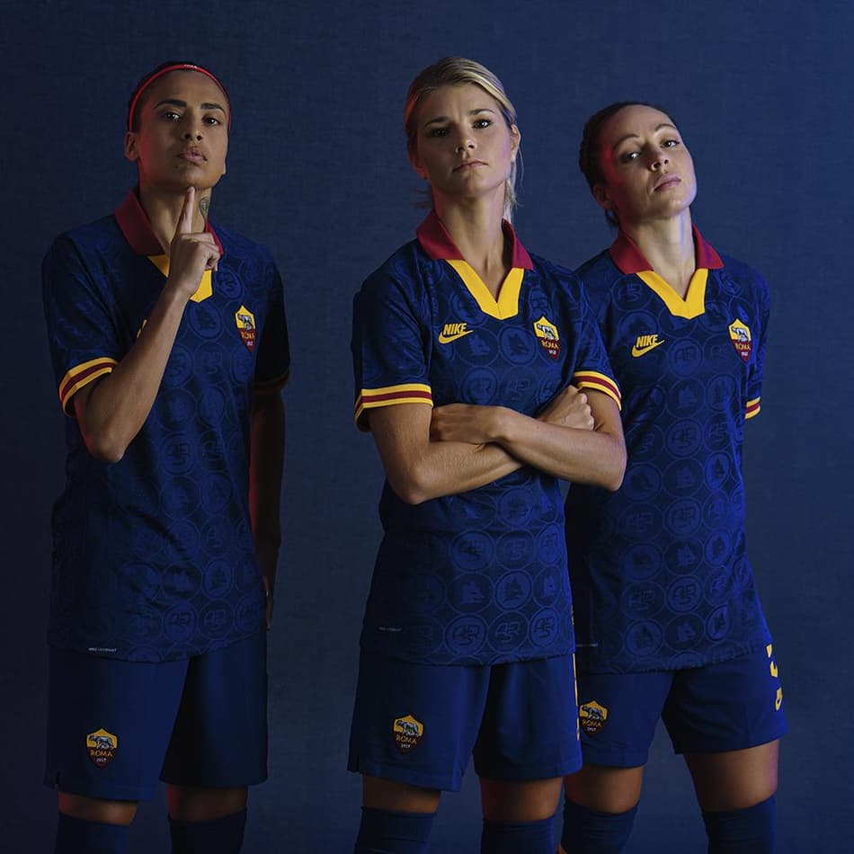 Roma lança nova camisa 3, que tem inspiração em peça usada apenas uma vez