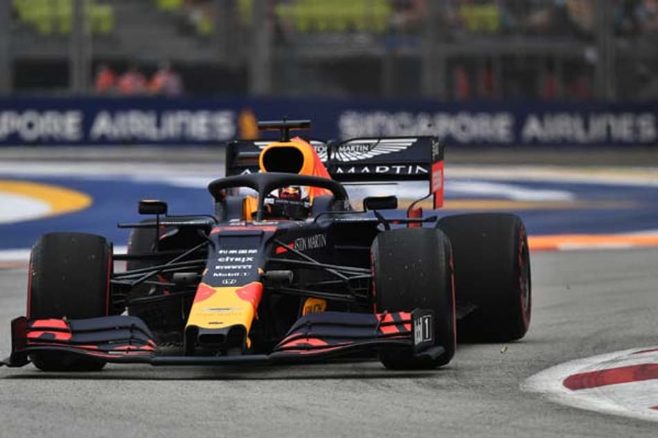 GP de Singapura de F1: Verstappen lidera o primeiro treino na Marina Bay; Bottas bateu