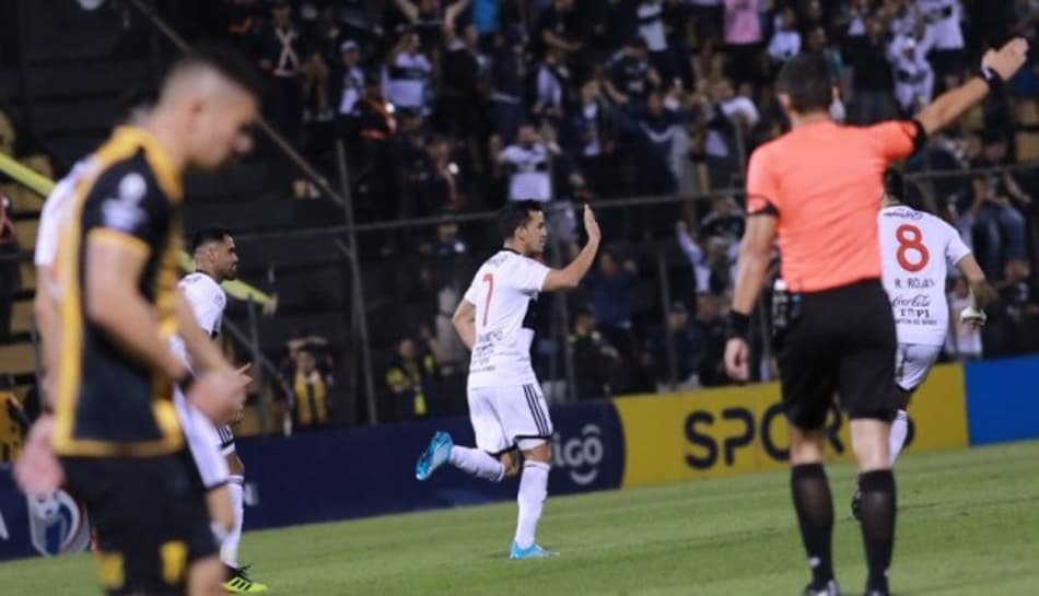 Olimpia empata no fim e amplia vantagem na liderança do Clausura paraguaio