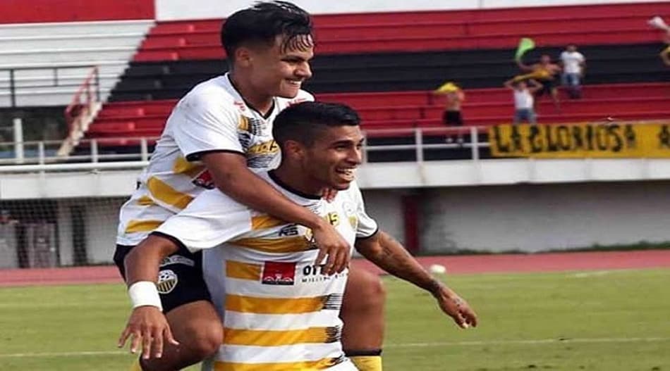 Deportivo Táchira vence fora e vai para a ponta do Clausura venezuelano