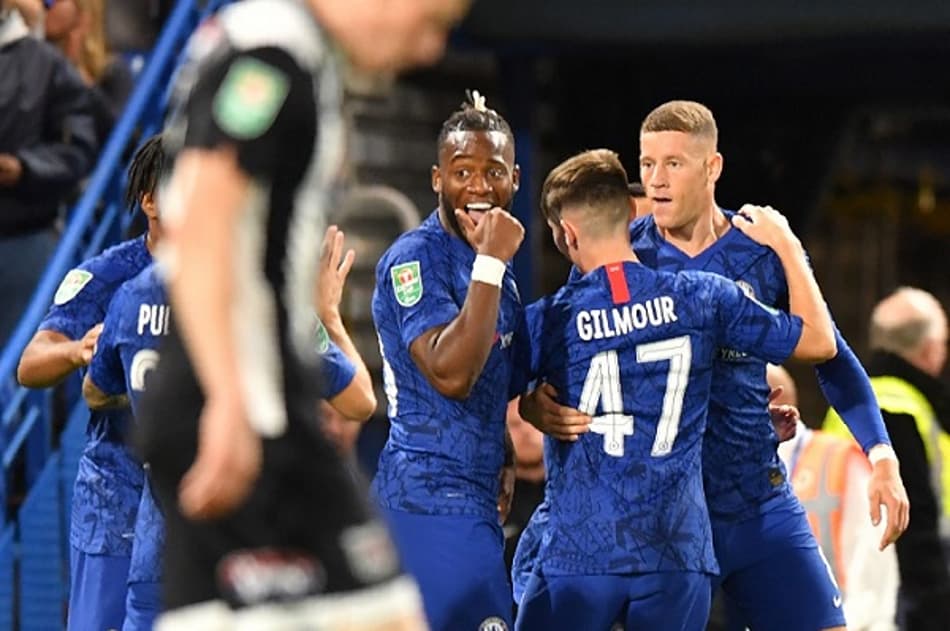 Com time alternativo, Chelsea faz sete e avança na Copa da Liga