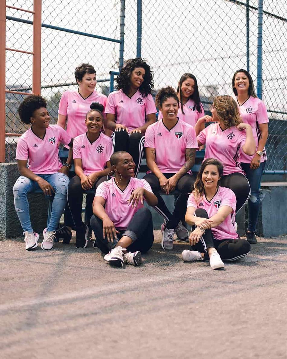 Flamengo e São Paulo ganham camisas especiais para o Outubro Rosa