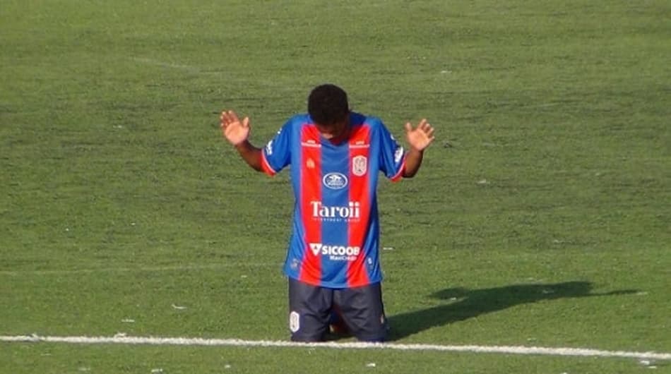 Após quase desistir de sua carreira, jovem atacante recomeça no futebol de SC