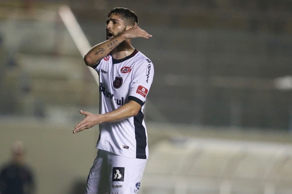 Volante do Brasil de Pelotas quer foco diante do Operário