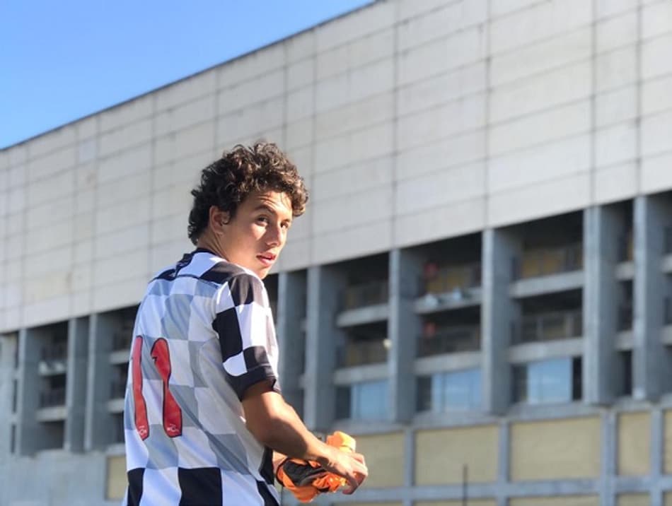 Brasileiro que viralizou na web estreia com gol em Portugal