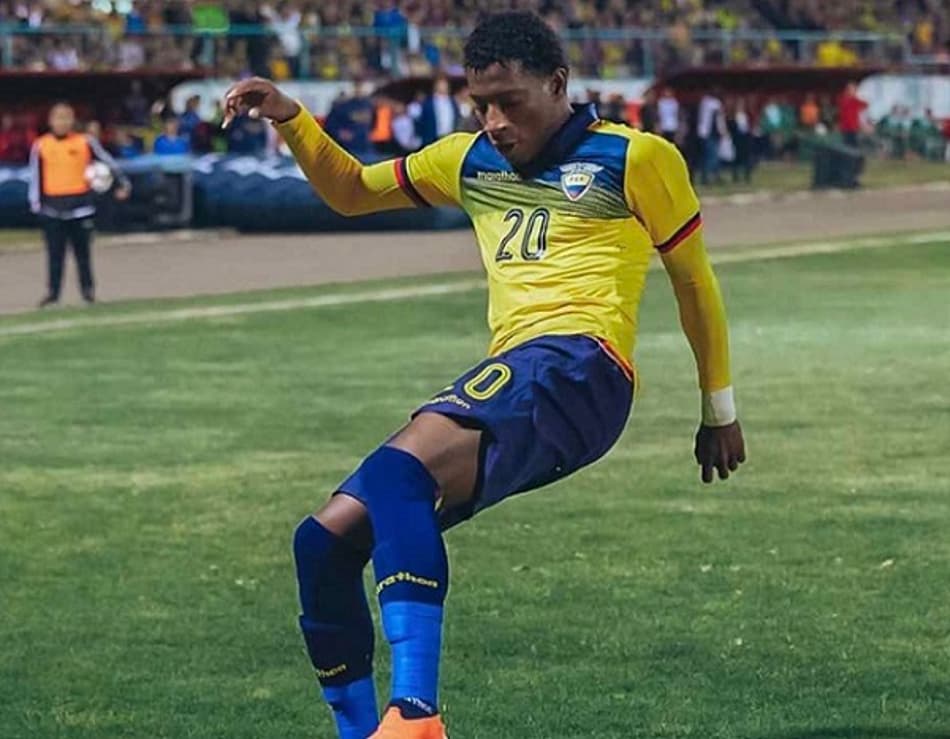 Jovem talento latino comemora convocação para enfrentar a Argentina