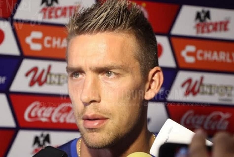 Por dívida com jogador, clube é proibido pela Fifa de se reforçar