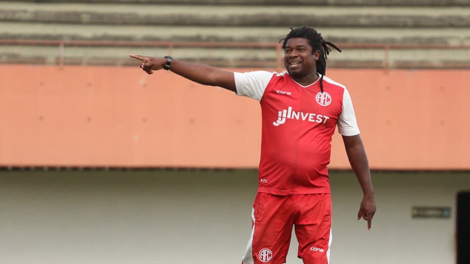 Técnico do América revela obsessão pela Série A: 'Para voltar às origens'