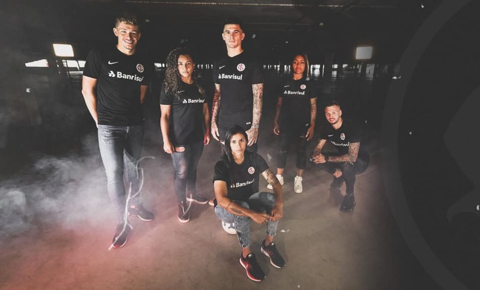 Internacional lança camisa 3 preta; modelo é o último de parceria com a Nike