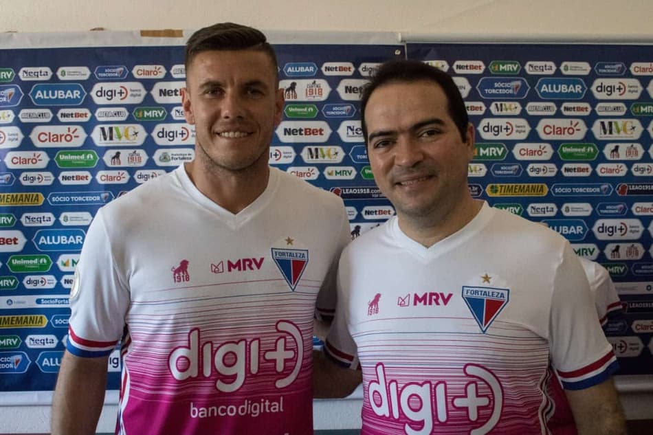 Fortaleza lança uniforme de goleiro especial para o Outubro Rosa
