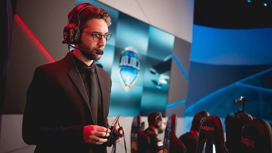 Yaltz, treinador da Liquid Academy, comenta sua posição de coach