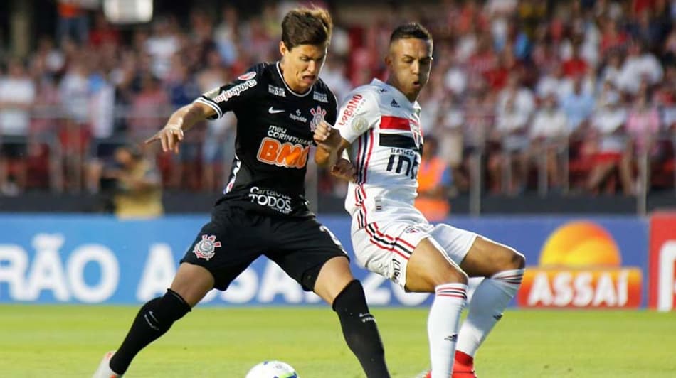 Sob críticas, Corinthians quer melhor desempenho e resultados fora de casa