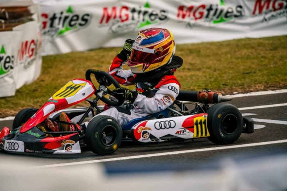 Vice-campeão da Copa Brasil de Kart, Augustus Toniolo dá show de ultrapassagens no Beto Carrero
