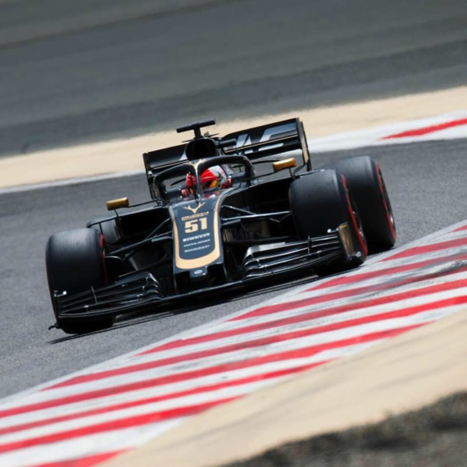 Pietro Fittipaldi participa de homenagem a Ayrton Senna no Ibirapuera