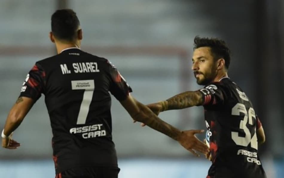Antes da Libertadores, River Plate conquista empate épico na Superliga Argentina