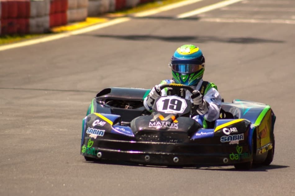 Felipe Massa e Lucas Di Grassi formam equipe nas 500 Milhas de Kart junto com jovens talentos
