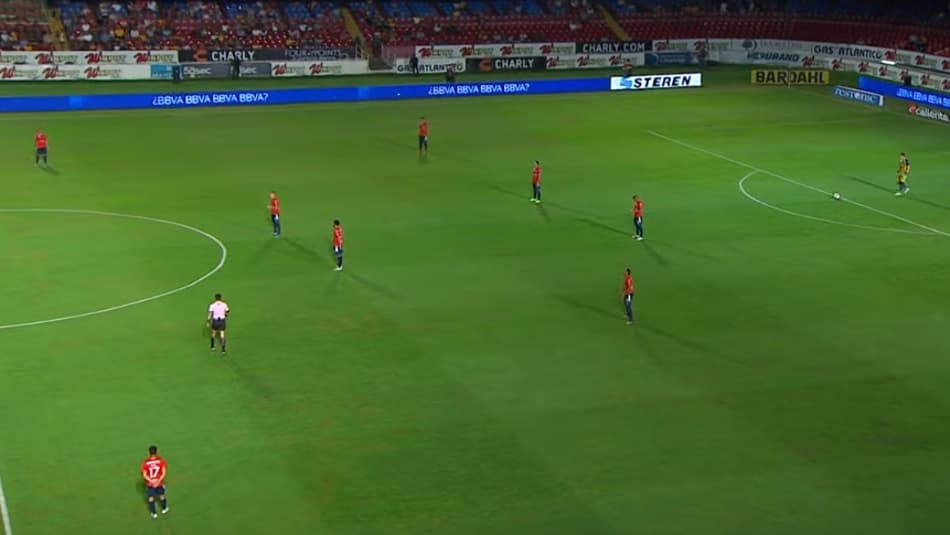 No México, equipe protesta por salários atrasados cruzando os braços em jogo