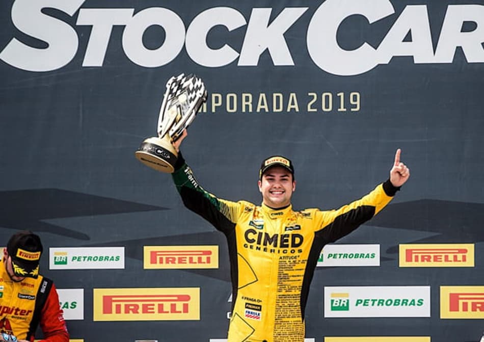 Felipe Fraga vence em Cascavel e Cimed Racing também sobe no pódio com Cacá Bueno