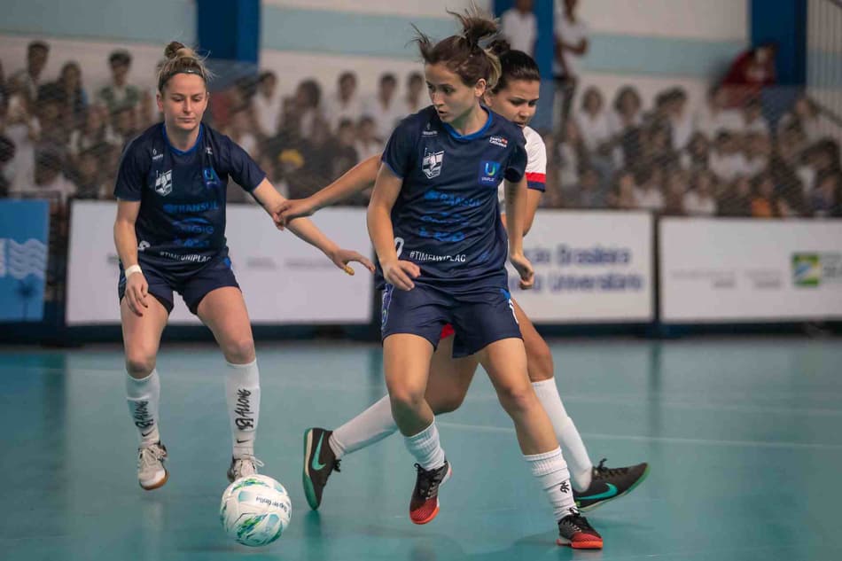 Modalidades coletivas estreiam nos Jogos Universitários Brasileiros
