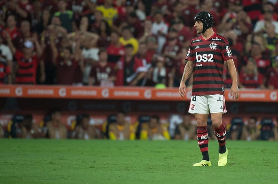 Camisas de Rafinha, Bruno Henrique e Jorge Jesus da semi contra o Grêmio estão em leilão beneficente
