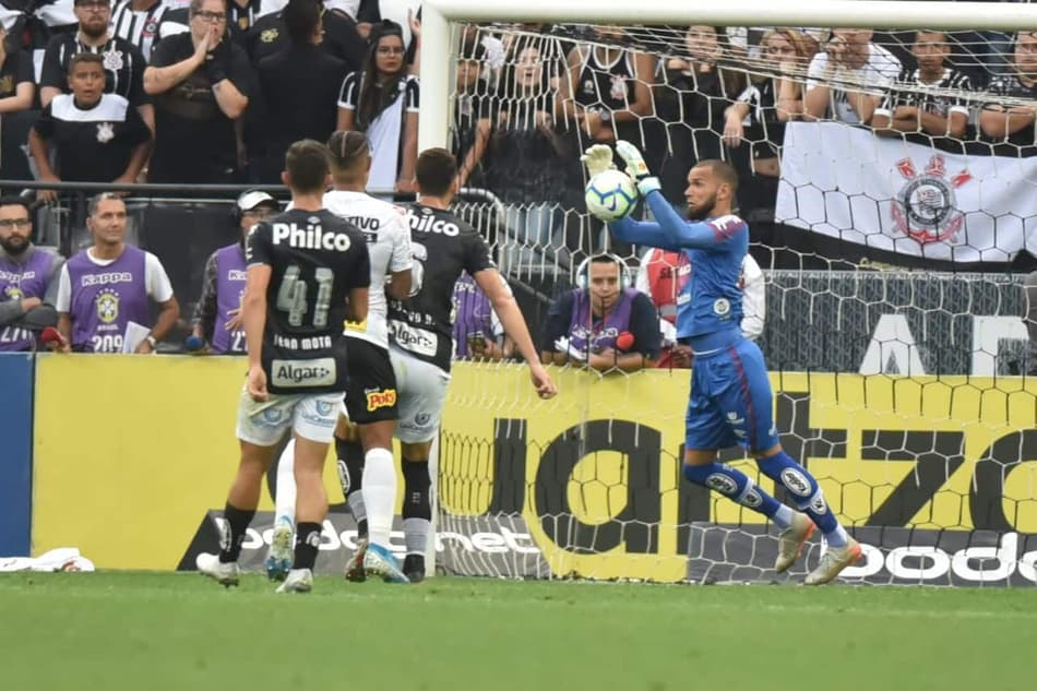 Everson ressalta bom ano no Santos e explica sequência: ‘Ter convicção no trabalho’