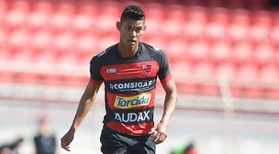 Na lateral ou no meio, Bonilha cresce junto com o Oeste na Série B