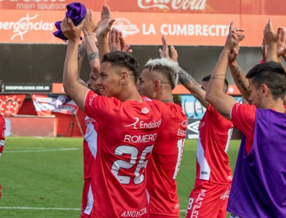 Argentinos Juniors assume a liderança da Superliga Argentina; Racing decepciona