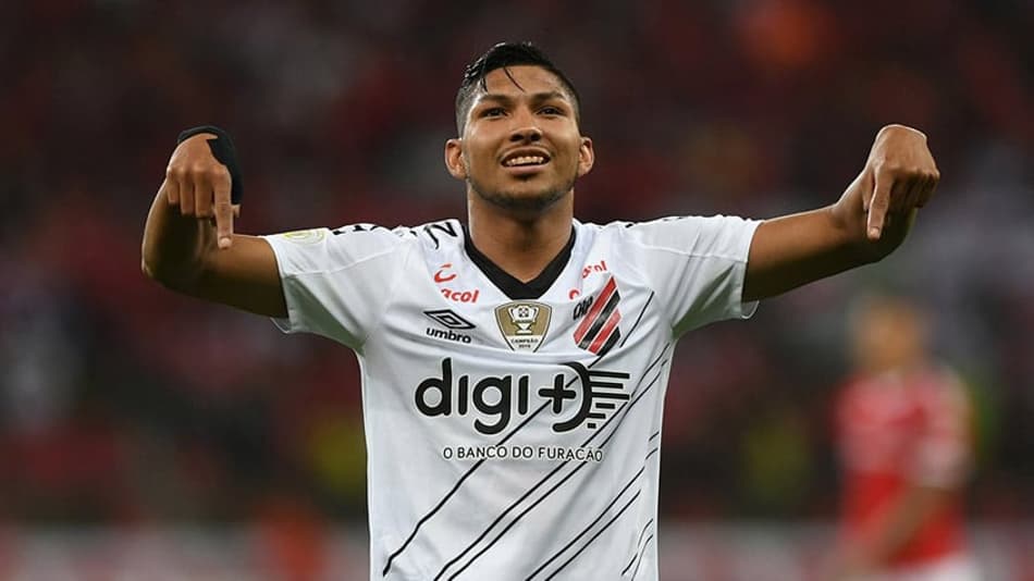 Rony é o quarto titular campeão da Copa do Brasil a deixar o Athletico