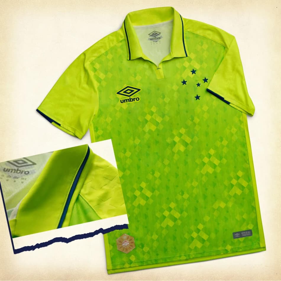 Cruzeiro lança nova camisa 3; modelo tem inspiração nos grafismos dos anos 90