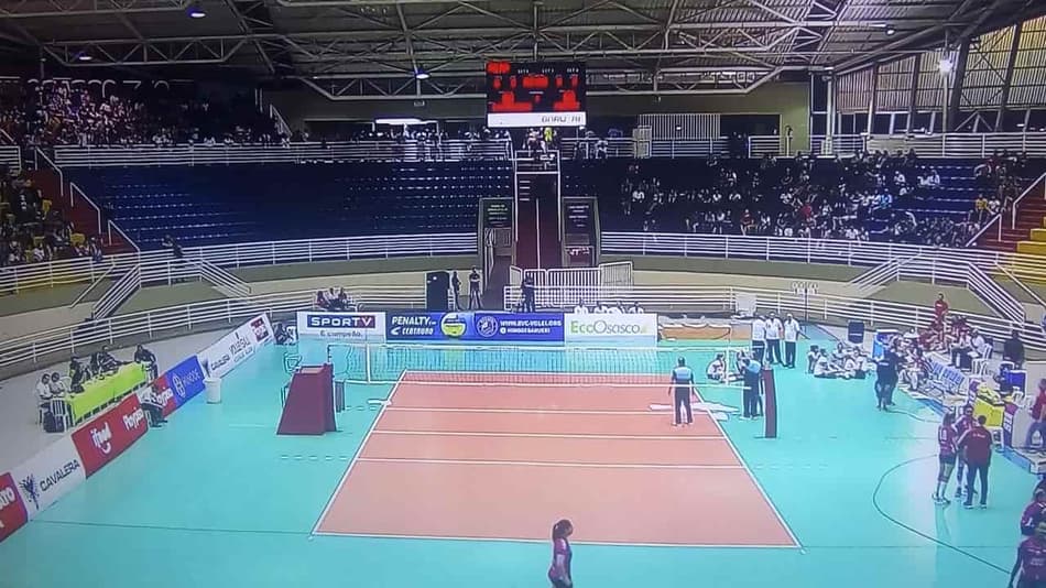 Goteiras no ginásio de Barueri adiam final do Paulista feminino de vôlei