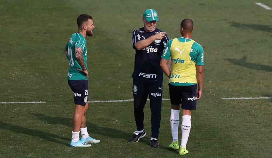Mano deixa sete titulares fora do Palmeiras para enfrentar o Vasco