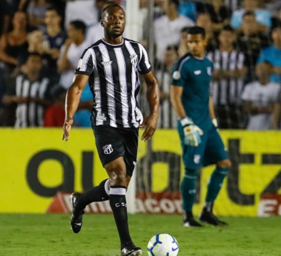 Ceará terá novidade na defesa diante do Internacional