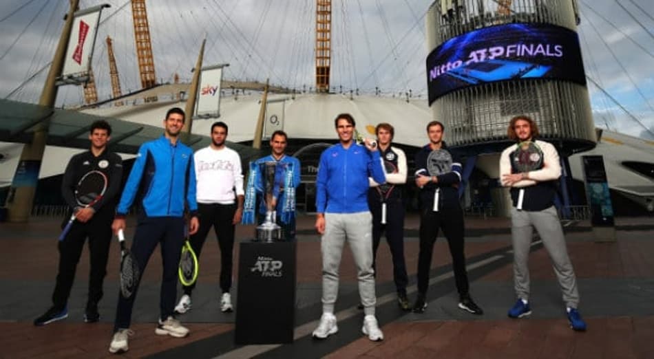 Esq. pra dir: Dominic Thiem, Novak Djokovic, Matteo Berrettini, Roger Federer, Rafael Nadal, Alexander Zverev, Daniil Medvedev e Stefanos Tsitsipas