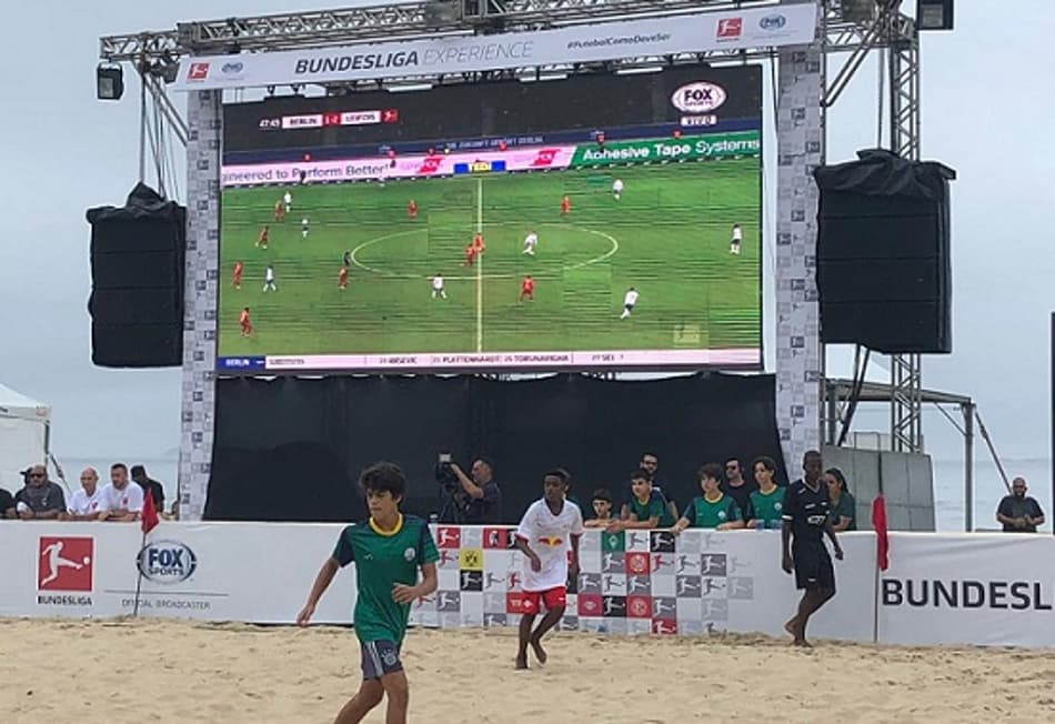 Bundesliga Experience é sucesso na Praia de Ipanema no fim de semana