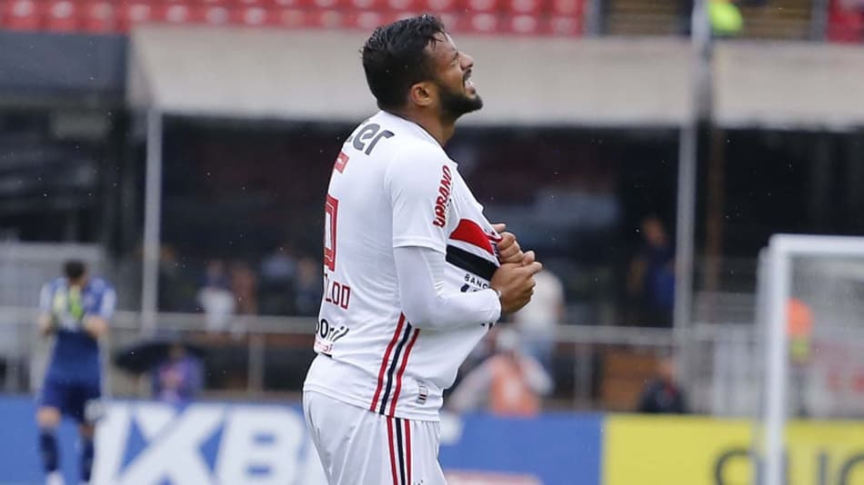 Oscilações, derrotas e protestos: no São Paulo a ‘lua de mel’ dura pouco