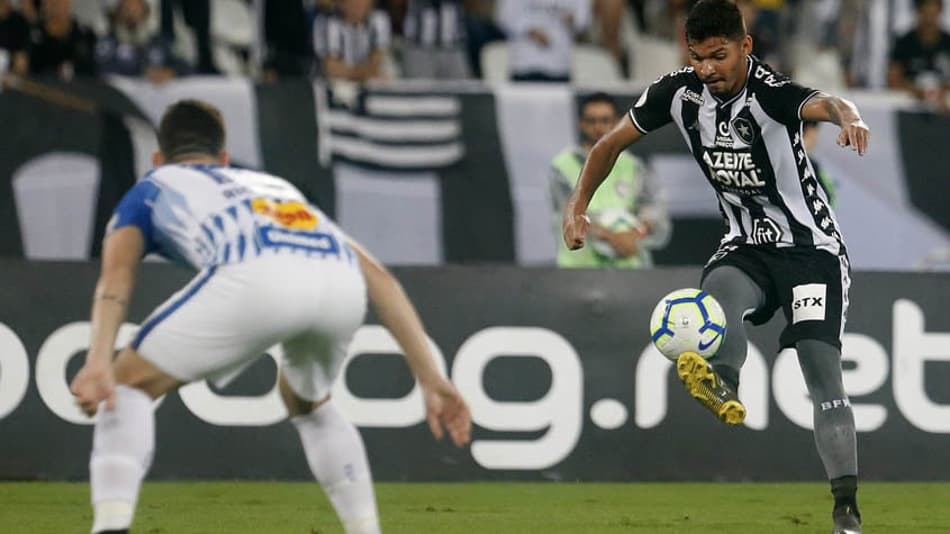 ATUAÇÕES: Igor Cássio comanda o Botafogo em vitória no Niltão