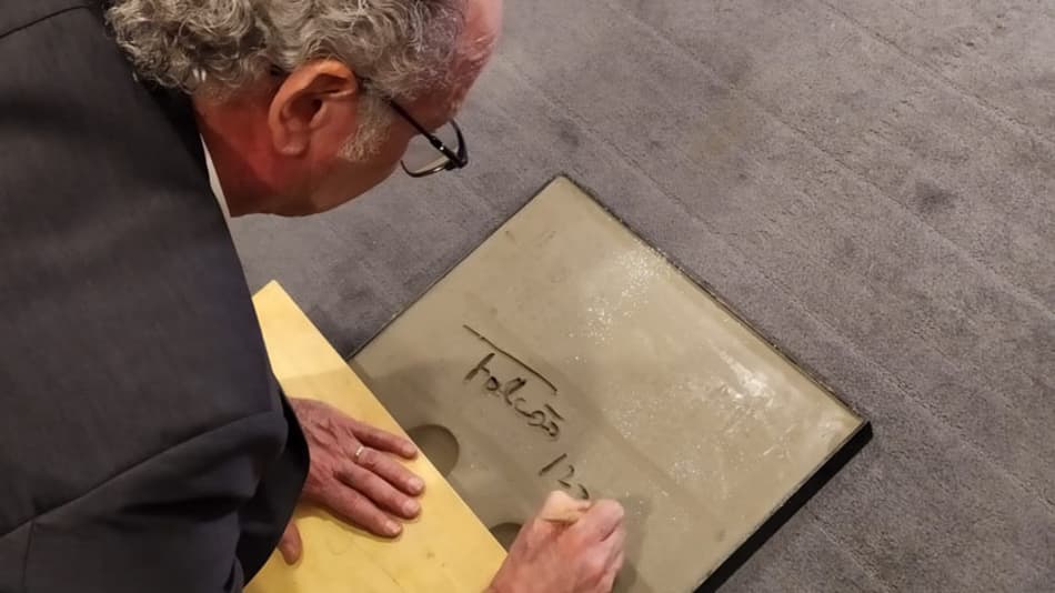 Paulo Roberto Falcão é premiado como ‘lenda do futebol mundial’ e recebe homenagem em Mônaco