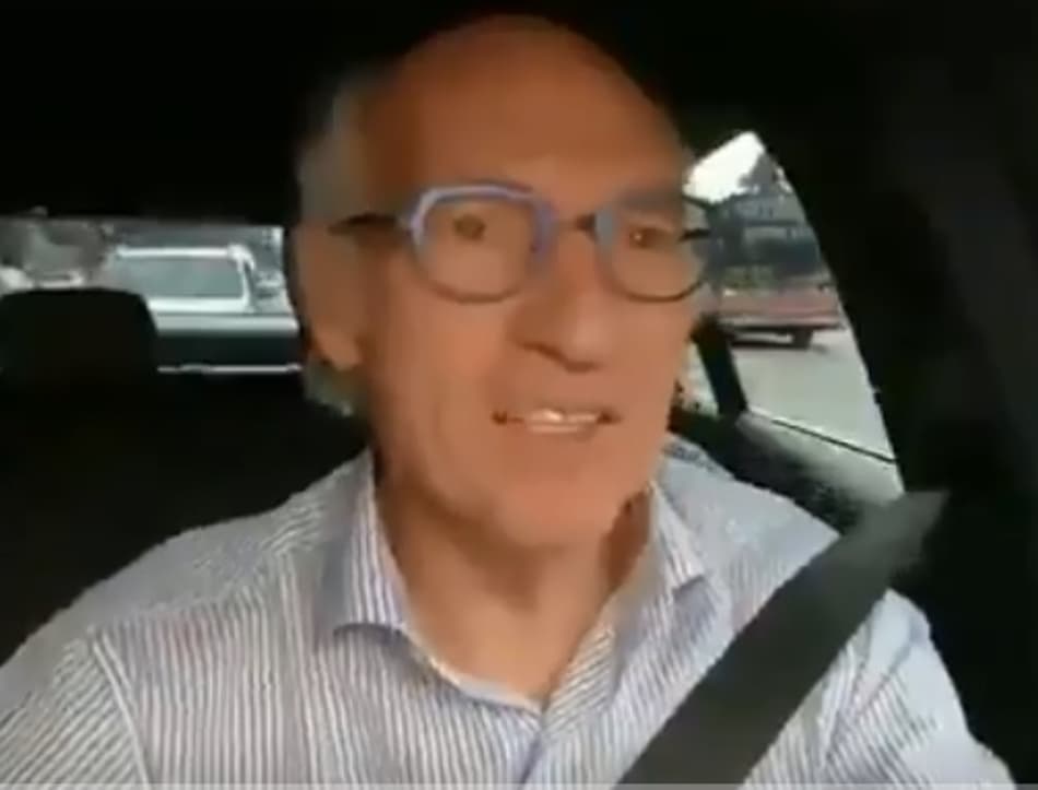 Lembra dele? Carlos Bianchi inova em convite de aniversário e viraliza na rede